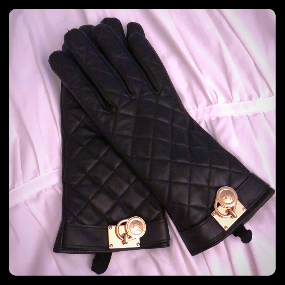 Black leather Michael Kors gloves